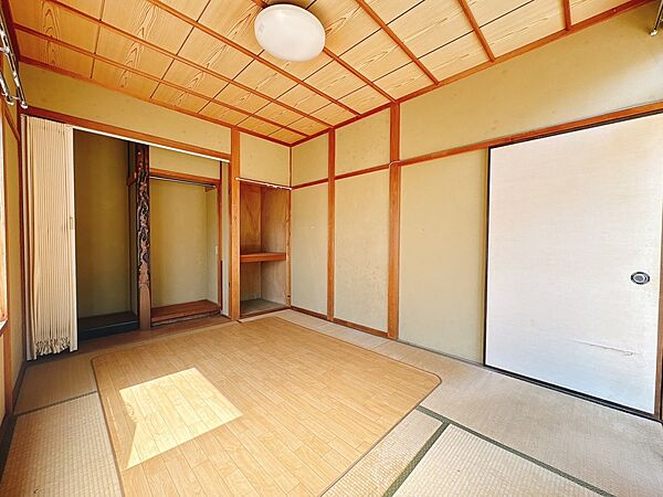 【1階和室】畳の香りに包まれる穏やかな和の暮らし♪※残置物は売主で撤去いたします※2026年6月撮影