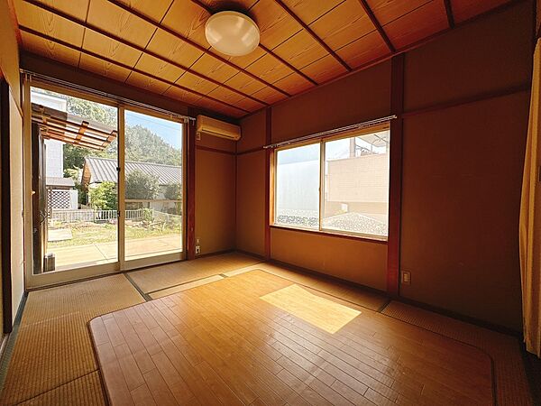 【1階和室】和室でしか感じられない趣のある雰囲気をお楽しみください♪※2026年6月撮影
