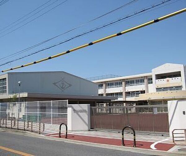大仙西小学校 610m