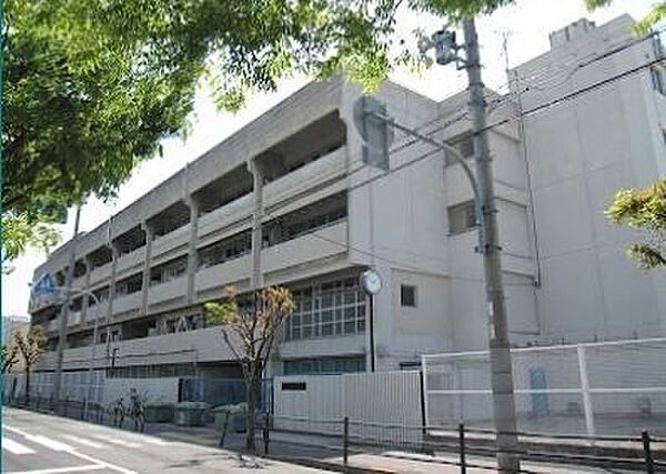 陵西中学校 550m