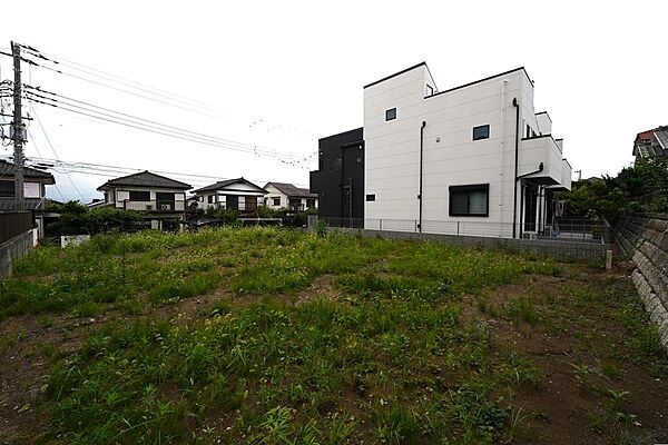 現況更地。256m2超の敷地で理想の住まいをカタチに