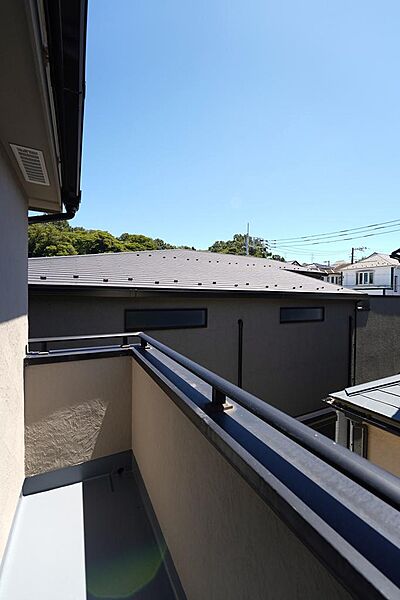便利な2カ所のバルコニーを設置。洗濯物を分けて干せるのはもちろん、日々の家事をしっかりサポートします。