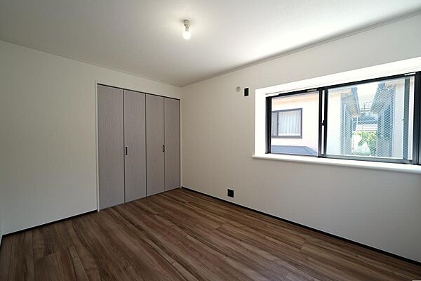 すべての居室に淡いカラーの建具を取り入れました。明るく爽やかな空間デザインが、穏やかな暮らしを演出。