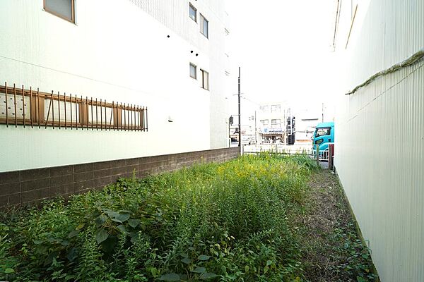 お好きなハウスメーカーで建築できる建築条件なし売地。こだわりを形にする自由な設計が叶います。