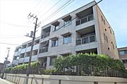 鈴木町駅より徒歩8分 築17年6ヶ月 3階建の賃貸物件