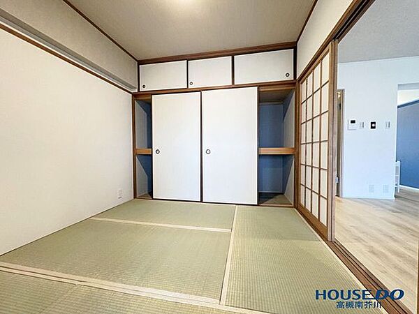 押入れと天袋もありますので、収納はバッチリ