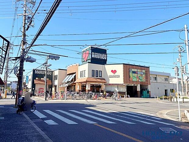 マルヤス登美の里店 360m