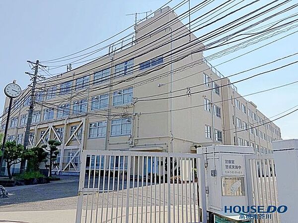 高槻市立第九中学校 640m