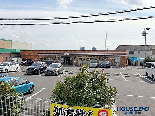 セブンイレブン高槻日吉台口店 890m