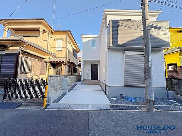 前面道路が広いので運転が苦手な方も安心して駐車できます。