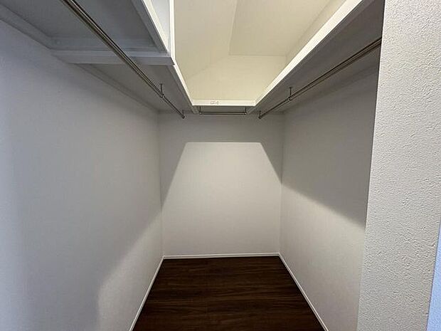 2階洋室7帖、ウォークインクローゼット。