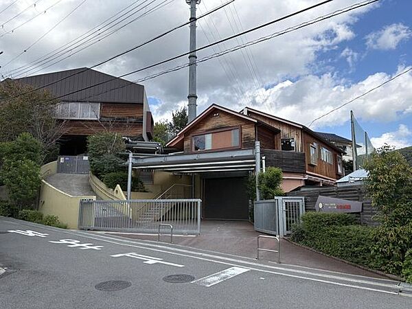 日吉幼稚園 380m