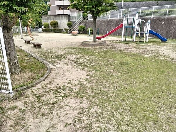 別所本町なでしこ公園 300m