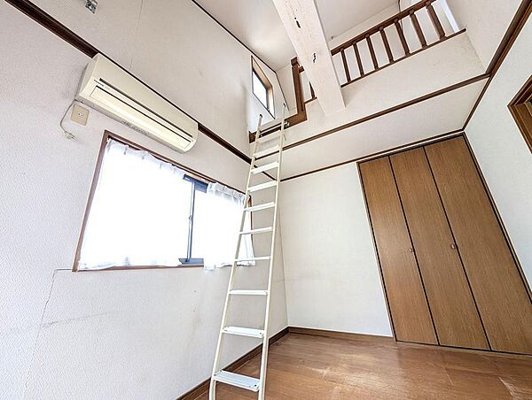 2階洋室約6.0帖（ロフト付き）