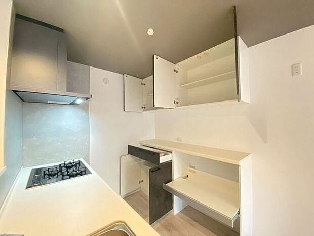 キッチンバッグボード完備収納力高い!!