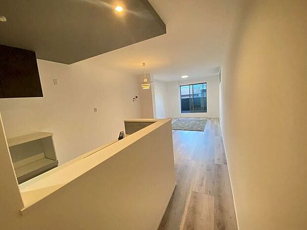 LDKは約18帖も♪長方形で家具のレイアウトもしやすい