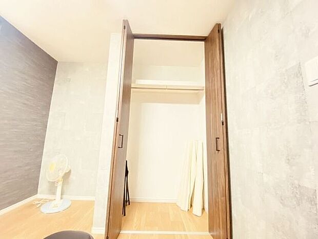 ロングコートも安心のクローゼット♪