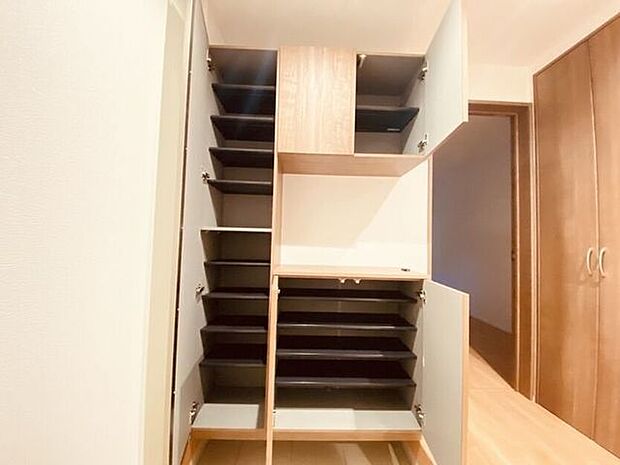 靴もたっぷり収納できます!