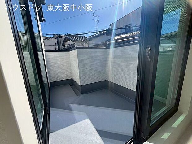 日差したっぷりのバルコニーです♪