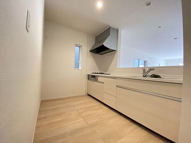 キッチンスペースひろびろ♪ご家族並んでお料理していただけます♪