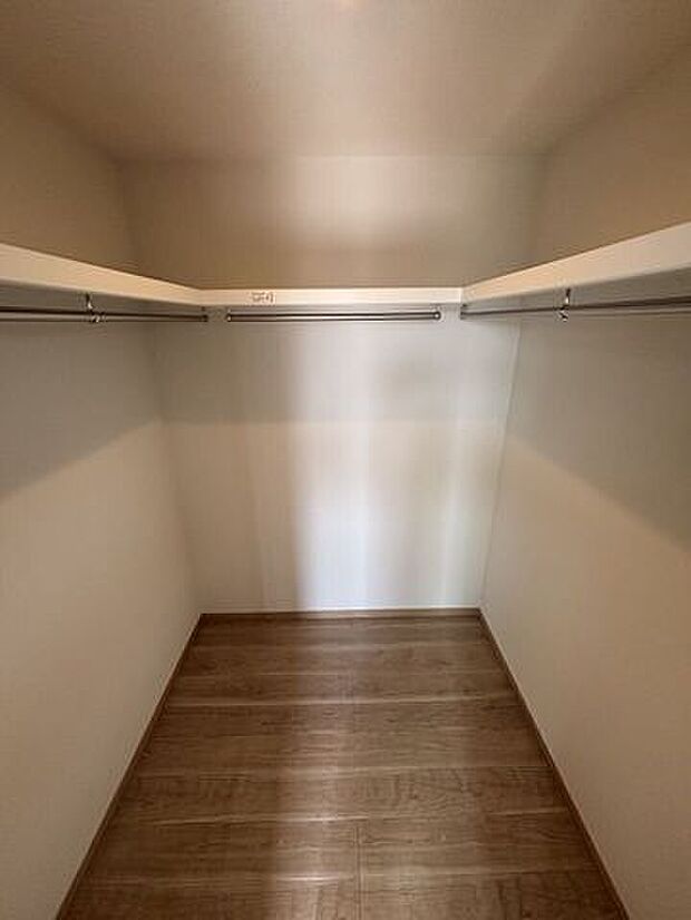 ウォークインクローゼットです♪