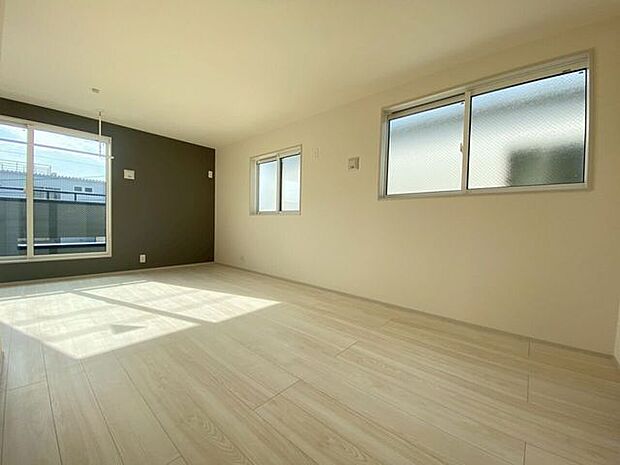 3階洋室 現在は約10帖ほどあります将来の家族構成の変化に対応可能※間仕切り壁は有償WICと大きなクローゼットがございます