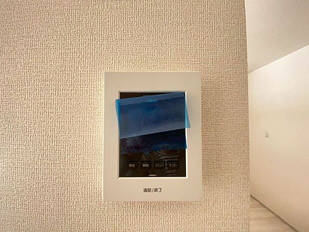 キッチン横にモニターホン分かってる〜!というような位置にあります家事の際の急なピンポーン走って焦って対応しなくて済みます♪