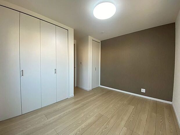 クローゼットつきの洋室でお部屋がスッキリ整う洋室♪