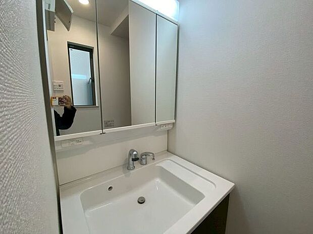 シンク広めの洗髪洗面化粧台