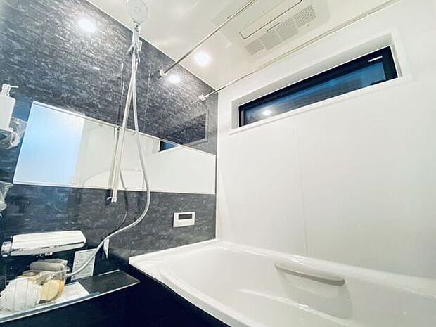 高級感のある浴室で1日の疲れを癒せます♪