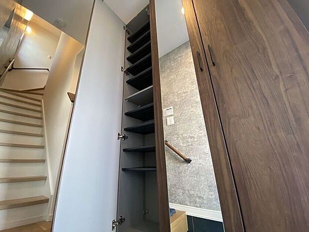 たくさんはいるシューズボックスです♪