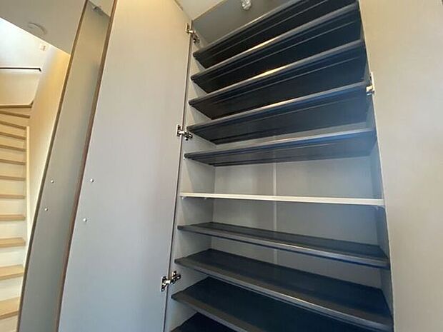 たくさんはいるシューズボックスです♪