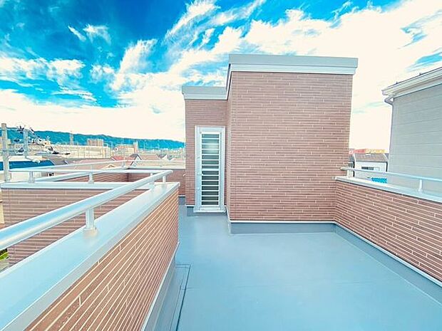 広々バルコニー♪ワイン片手に星を眺めるなんて素敵な夜をここでお過ごしください