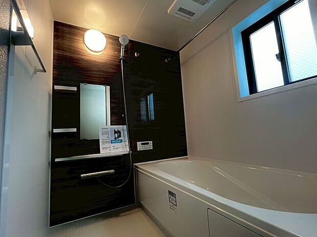 浴室1坪以上×小窓つき日々の疲れをここで癒しましょう♪