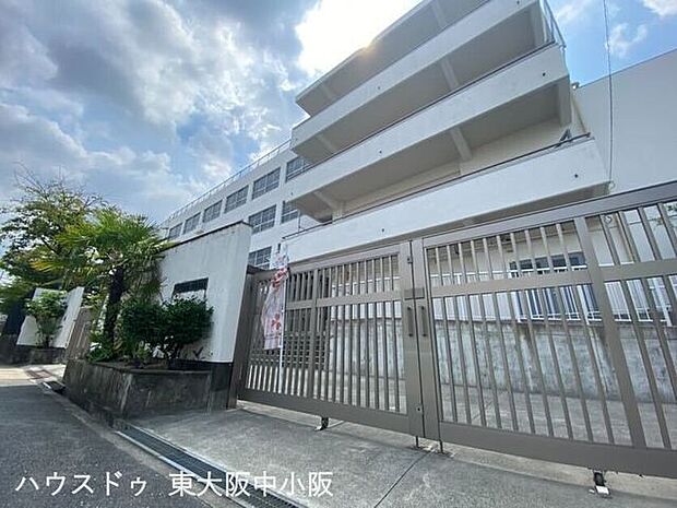 岩田西小学校 230m