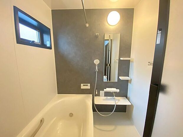 足を伸ばしてくつろぎのバスタイムをお過ごしください♪