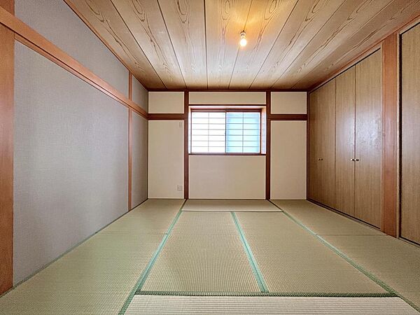 ～2階和室8帖～