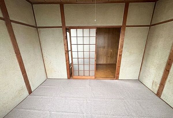 6帖の和室は陽当たり良好♪
