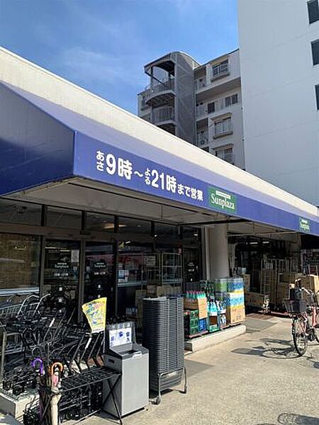 サンプラザ金岡店エバグリーン敷地内にあり便利産直野菜も並びます♪ 120m