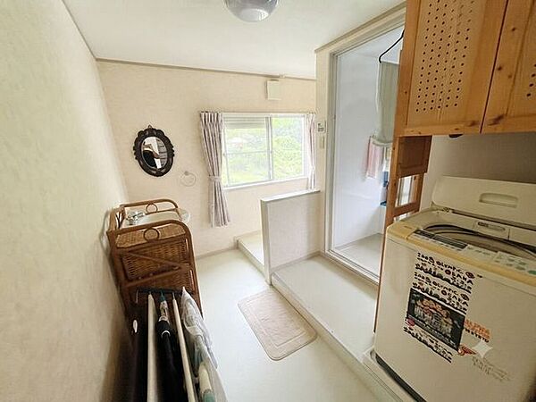 浴室は2階についており、綺麗に使用しています♪※AIにて加工処理を行っております。