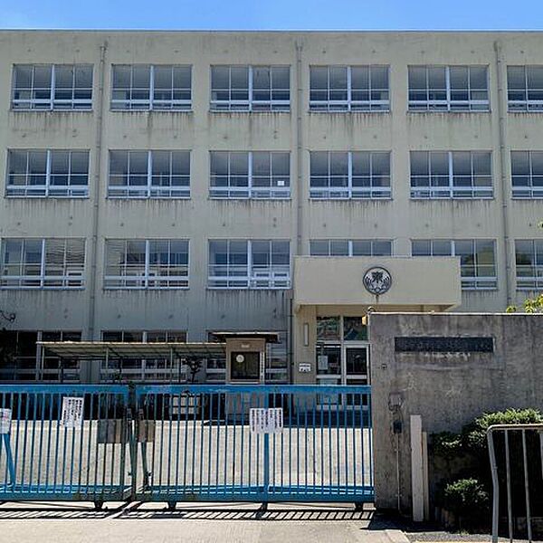 堺市立新金岡東小学校 770m