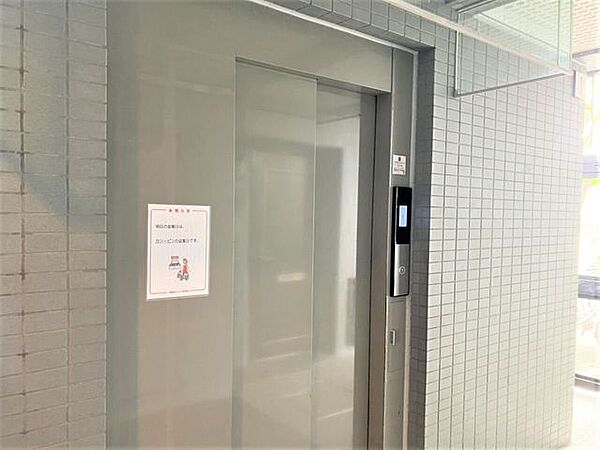 カメラ付きエレベーター