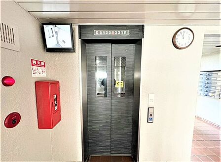 エレベーター内に防犯カメラがあるので安心