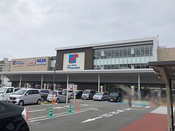 スーパー万代　上野芝店 660m