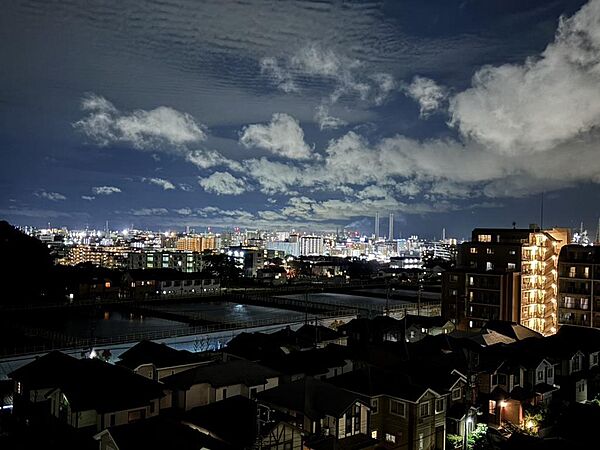 素敵な夜景で一日の疲れを癒すことができそうです。