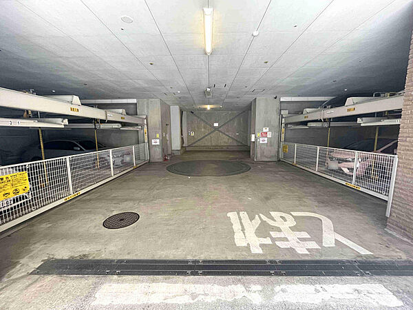 《駐車場》敷地内駐車場でお車利用も快適