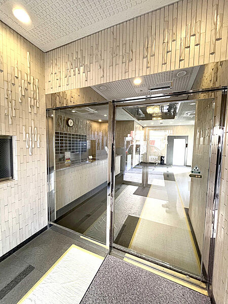 《エントランス》セキュリティ面も安心の共用設備