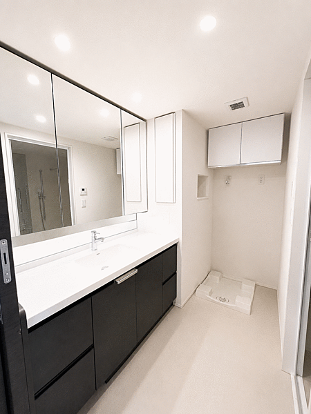 《洗面室》ホテルライクなデザインが魅力の洗面空間
