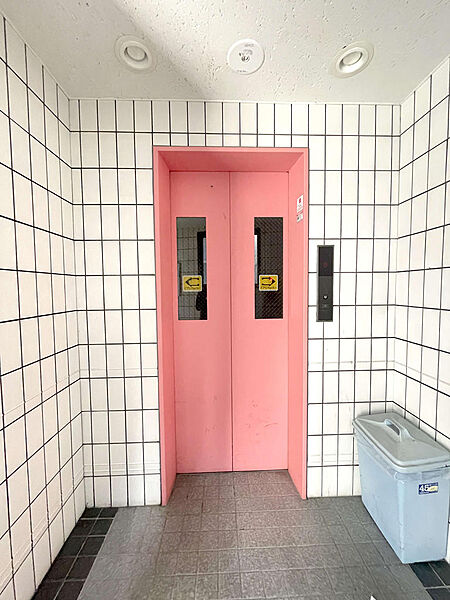 《エレベーター》エレベーター付きで移動もスムーズです