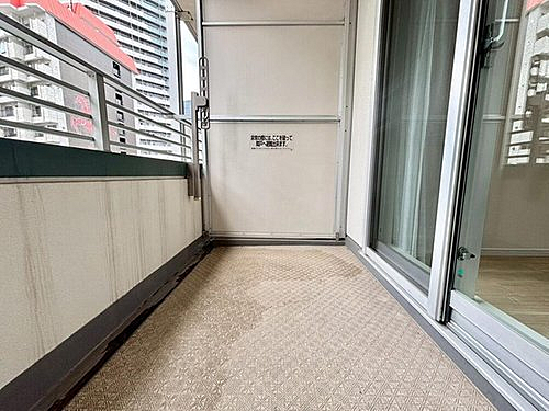 《バルコニー》お洗濯物も干しやすい広々バルコニー